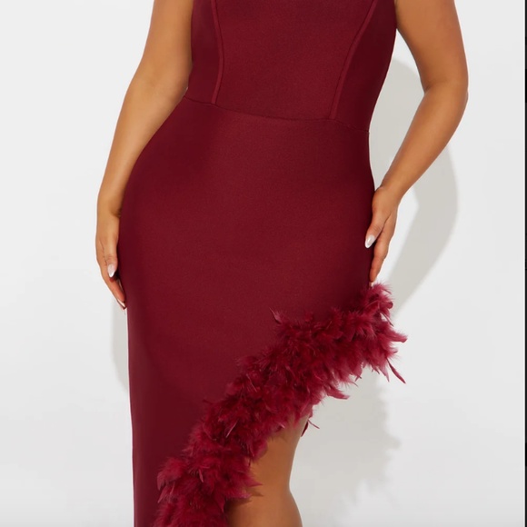 Feathered Bandage Gown - Wine - Picture 2 of 3